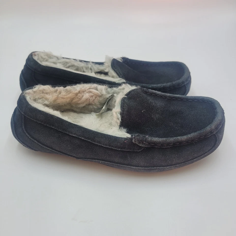 Zapatillas UGG Niños Cuero Gamuza Negro Ascot Talla 3 Sherpa Forradas Ropa de Salón Acogedoras Foto 1 de 4