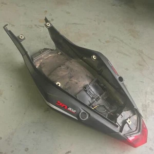 REAR TAIL FAIRING COVER SET BRAKE LIGHT BENELLI BN302 302 BN302S 2015 15 - Picture 1 of 7