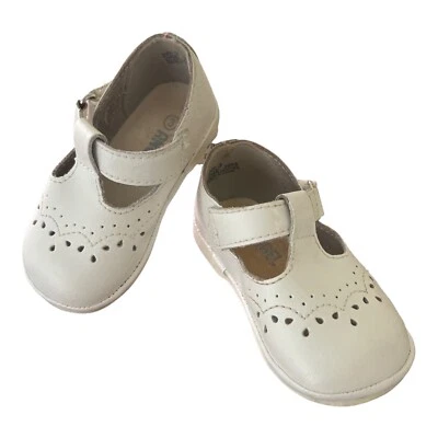 Usado en Excelente Condición Angel Bebé Niñas Talla 1 Blanco Festoneado Mary Jane Zapatos Gratis S/H De Foto 1 de 4
