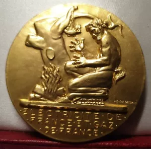 MEDAGLIA BRONZO 55 MM ART DECO FAUNA NUDO MASCHIO AVVIA FUOCO GAS di Dropsy - Foto 1 di 3