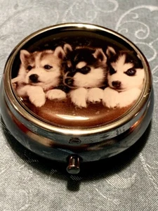 SIBERIAN HUSKY PUPPIES~TINY 1-1/2" ROUND PILL BOX WITH 3 COMPARTMENTS - Picture 1 of 2