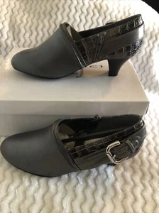 Women’s AJ Valenci shoes size 6M new with box high quality stylish Brown - Picture 1 of 12