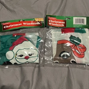 Neu Vintage Weihnachten Windsack 2 Stück versiegelt Weihnachtsmann & Rentier - Bild 1 von 5