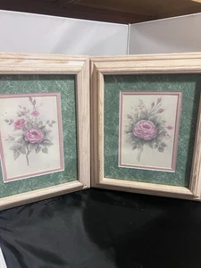 “Juego de 2 impresiones florales enmarcadas – Rosas rosas – Arte de pared vintage de cabaña 13x11” - Imagen 1 de 5