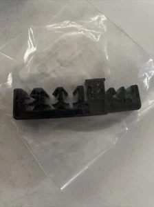 Genuine GM Multi-Purpose Clip 95247609 X5 - Picture 1 of 3
