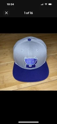 Boné chapéu rosa+ gato golfinho Lucky Kitty Maneki-Neko cinza roxo fivela alça excelente estado usado - Imagem 1 de 4