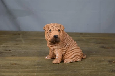 Estatuilla de perro Sandicast Shar-Pei de Sandra Brue cachorro sentado hecha en EE. UU. Estatua Foto 1 de 4