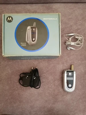 MOTOROLA V600  VINTAGE GRIGIO - Immagine 1 di 2