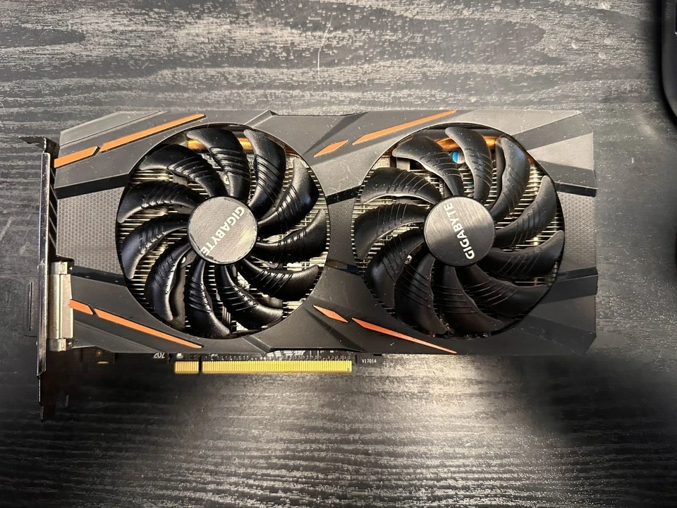 GIGABYTE RadeonRX 570 Gaming 8G rev. 2.0 Graphics Card, 2X WINDFORCE Fans - Image 1 of 2