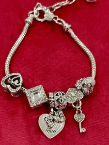 Rhinestone Heart Key Charm Bracelet Silver - Picture 1 of 8