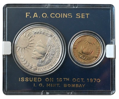 INDIA 1970 Bombay Mint Set 'F.A.O' 20 paise & Silver Commemorative 10 Rupees - Image 1 of 2
