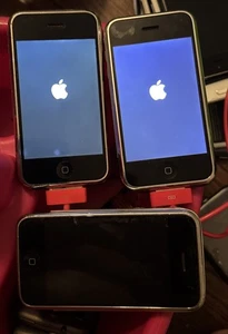 Lot of 3 Apple iPhone 1st Gen 8 GB (AT&T) A1203 Fast Ship Good Used Broken!! - Picture 1 of 5