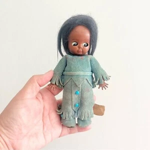 Vintage Heritage Dolls Indianer Sleepy Girl Figur blaue Lederkleidung - Bild 1 von 7