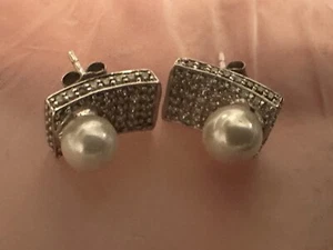 Ladies 14k White Gold Pearl and Diamond Earrings - Picture 1 of 1