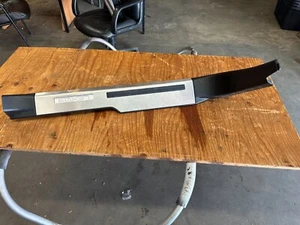 2013-2021 Lexus LX570 Front Left Driver Side Door Scuff Plate Assembly OEM - Foto 1 di 13