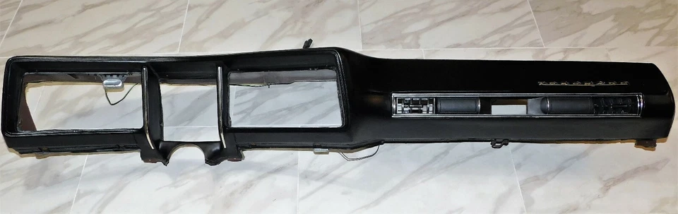 Oldsmobile Toronado 1971 1972 1973 tablero OEM - NEGRO  Foto 1 de 4