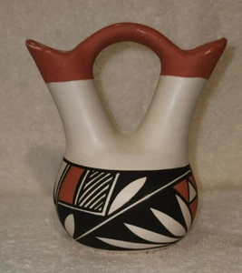 Jarrón de boda de cerámica nativa americana Acoma Nuevo México firmado N. Victorino 5 1/4" - Imagen 1 de 9