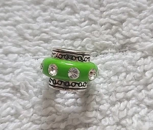 Cuentas espaciadoras Brighton Round Dazzle verde claro nuevas sin etiquetas retiradas  - Imagen 1 de 5