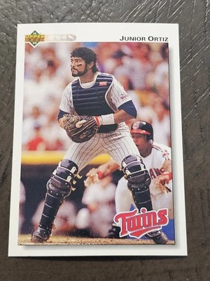 1992 Upper Deck - Junior Ortiz #109 Gold Hologram Minnesota Twins  - Image 1 of 2