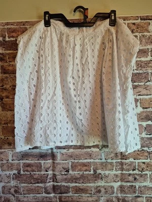 Falda blanca con diseño de ojales para mujer The Vanity Room talla 3X Foto 1 de 4