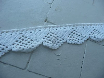 Antike Spitze Aus Baumwolle - Bild 1 von 2