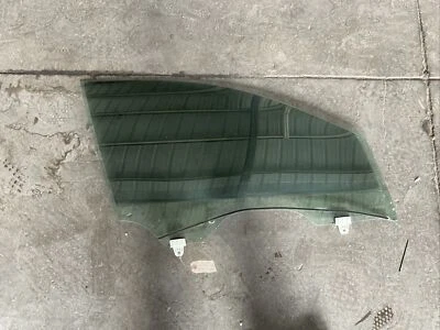 Cristal ventana delantera derecha Infiniti G35 sedán 07-08 80300-JK000 Foto 1 de 4