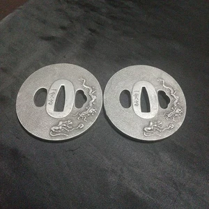 Tsuba 2er Set Grau Silber Drache Japanisches Schwert Teile Samurai Waffen Antik - Bild 1 von 4