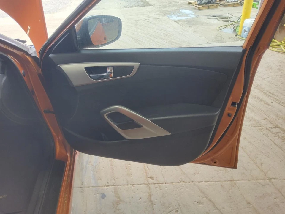 VELOSTER  2016 Front Door Trim Panel 438366 Foto 1 de 1