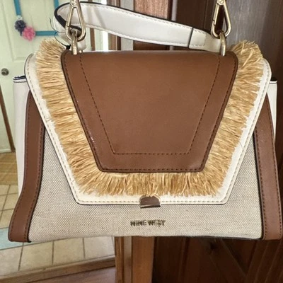 Сумочка через плечо NINE WEST Ridge деревянная - маленькая натуральная - никогда не использовалась - Изображение 1 из 4