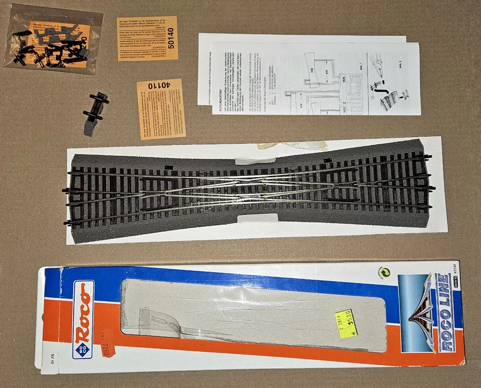 Roco Doppelkreuzungsweiche DKW10, Handantrieb, Bettung, innenliegende Zungen - Bild 1 von 2