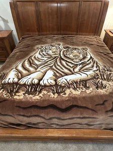 Vintage Velour Blanket Tigers 77 x 90" EUC - Picture 1 of 5