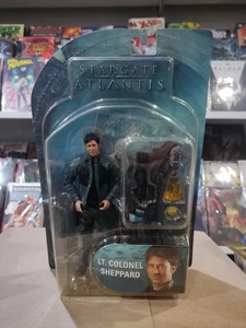 Diamond Select Stargate Atlantis Lt. Colonel Sheppard Figure NEW - Picture 1 of 9
