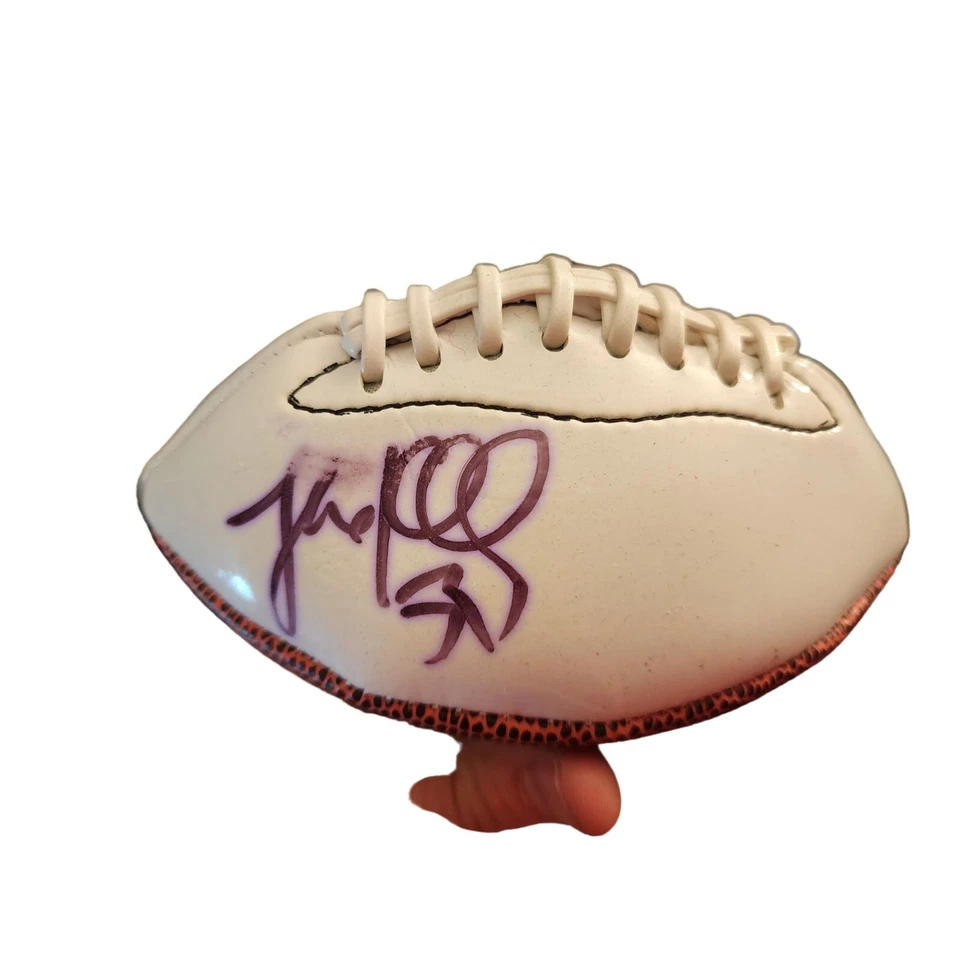 Мини-футбол с автографом Люка Куечли (смазанный с автографом) - Изображение 1 из 1