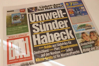 BILDzeitung 12.10.2022 Oktober Ukraine Krieg Putin Selenskyi Mutter Tochter Duo - Bild 1 von 3