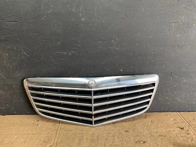 Parrilla superior delantera Mercedes Benz Clase E 2007 a 2009 N0921 PS Foto 1 de 4
