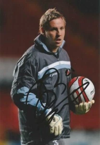 CHARLTON: ROBERT ELLIOTT SIGNED 6x4 ACTION PHOTO + COA - Bild 1 von 1