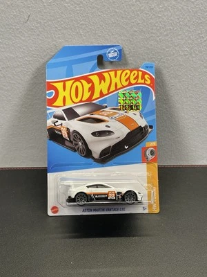 Pegatina sellada de fábrica Hot Wheels HW TURBO ASTON MARTIN VANTAGE GTE 2/5 #98/250 Foto 1 de 2