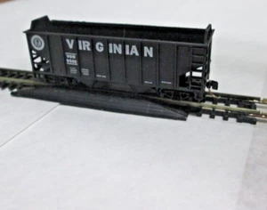 N-Scale Hopper Car; VGN9501, Atlas, Open Hopper, 33', Knuckle couplers - Picture 1 of 2