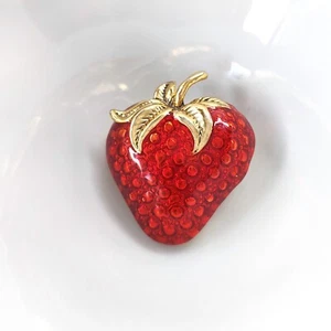 Vintage Red Strawberry Gold-tone Pin Acrylic Resin Brooch Fruit Large 1.6 x 1.8" - Picture 1 of 11
