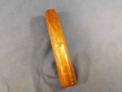 Puntero Early High Standard 12 GA. Foream de nogal para escopeta de acción de bomba Foto 1 de 4