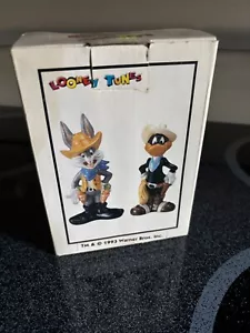 Bugs Bunny & Daffy Duck Salt & Pepper Shakers 1993 Looney Tunes - Picture 1 of 5