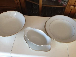 Schirnding - Geschirr mit Goldrand - Teller, Schüssel und Sauciere - Bild 1 von 5