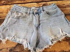 Almost Famous Women's Distressed Cut Off Shorts Size 5 Denim Light Wash Boho - Picture 1 of 9