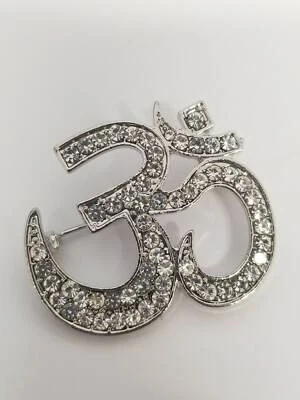 Deslumbrante broche religioso om hindu folheado a prata diamante broche de bolo presente - Imagem 1 de 4