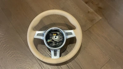 Porsche 911 GTS 2015 manual (sin paletas de cambio) rueda beige Foto 1 de 4