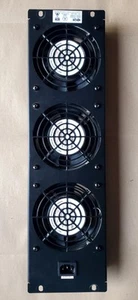 Tripp Lite SRFAN3U SmartRack 3U Panneau de Ventilateur 5 Ventilateurs Haute Performance, Ventilateur 120V. - Photo 1/6