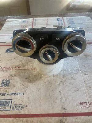 2010-2011 Hyundai Accent панель климат-контроля ОВК тепла переменного тока - Изображение 1 из 4