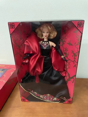 New 1999 Mann’s Chinese Theater Barbie Doll Mattel 24636 Blonde Mackie Face NRFB - Image 1 of 4