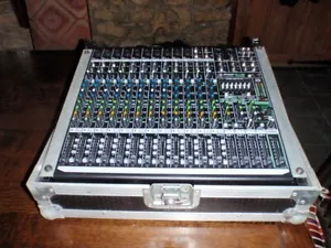 Mackie CFX16 MK2 Mixer In Full Flight Case - Picture 1 of 6