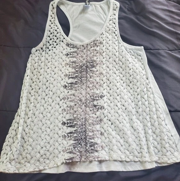 women xl white tank crochet front - Image 1 of 1